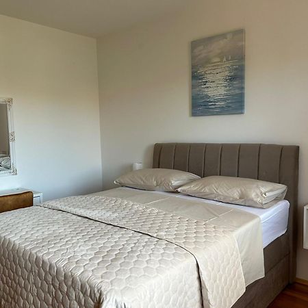Apartman Marita Jezera Buitenkant foto