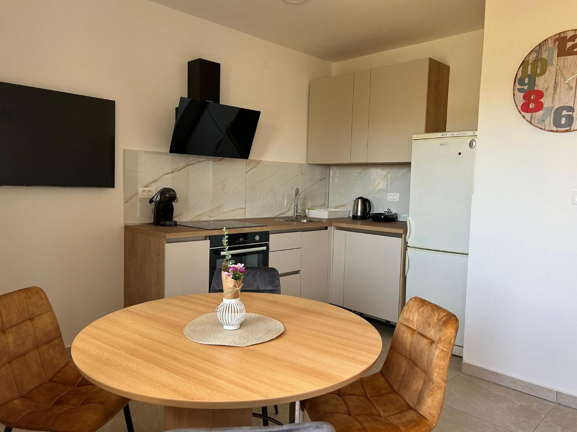 Apartman Marita Jezera Buitenkant foto